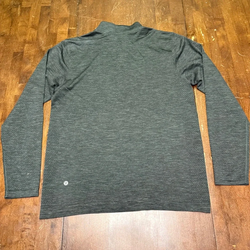 Lululemon Metal Vent Tech Half-Zip Men's Charcoal Size Large Long Sleeve Shirt